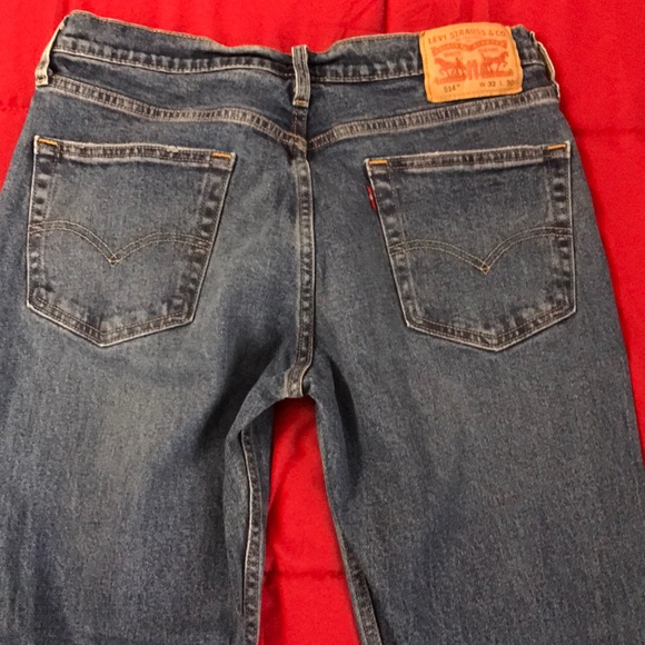Lightly Distressed Levi’s 514 - Picture 3 of 8